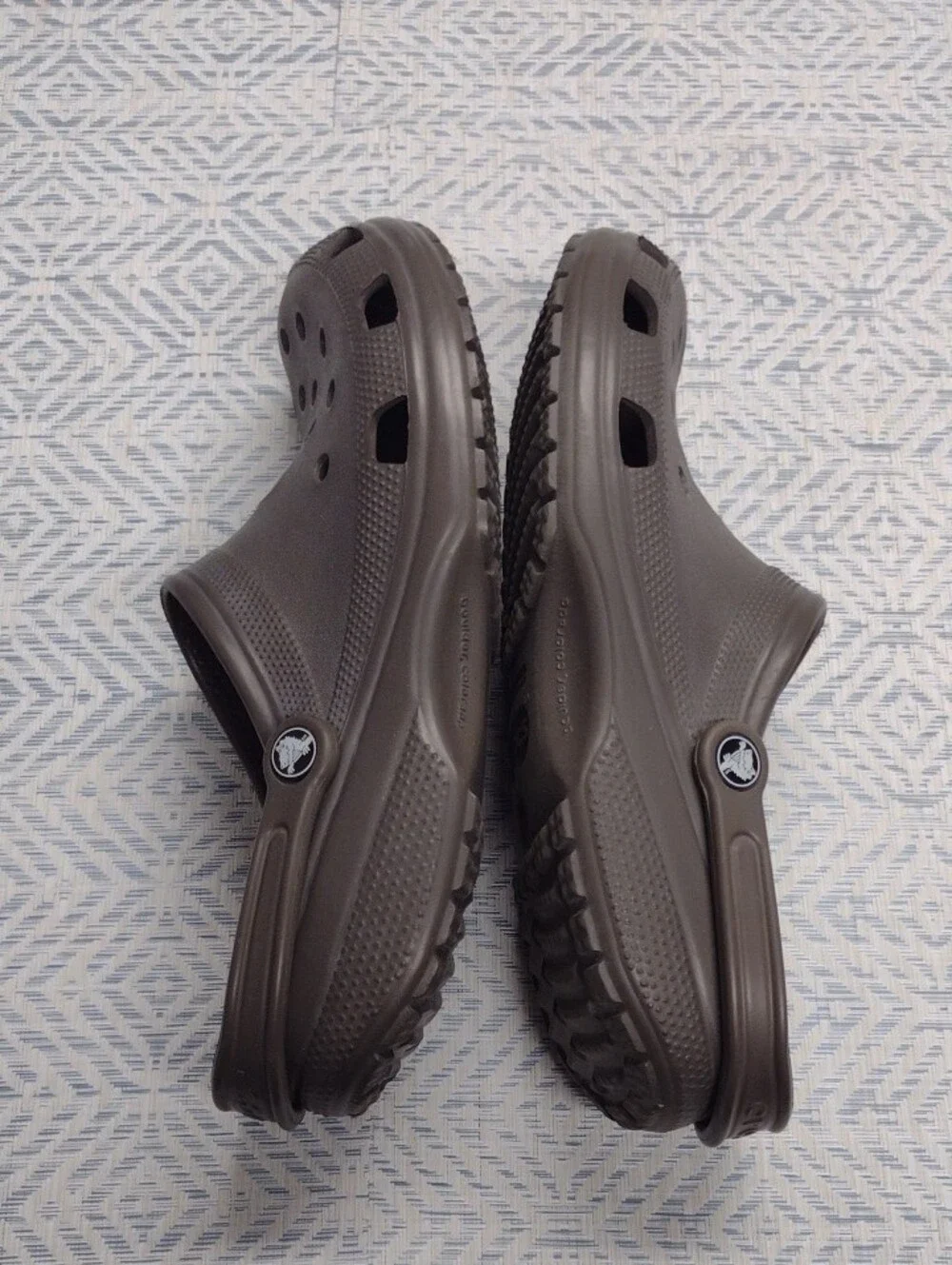 CROCS Men’s Classic Clog in Chocolate Brown